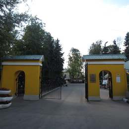 Вход на Даниловское кладбище